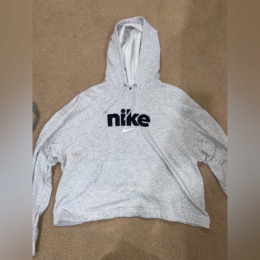 nike cropped sweatshirt